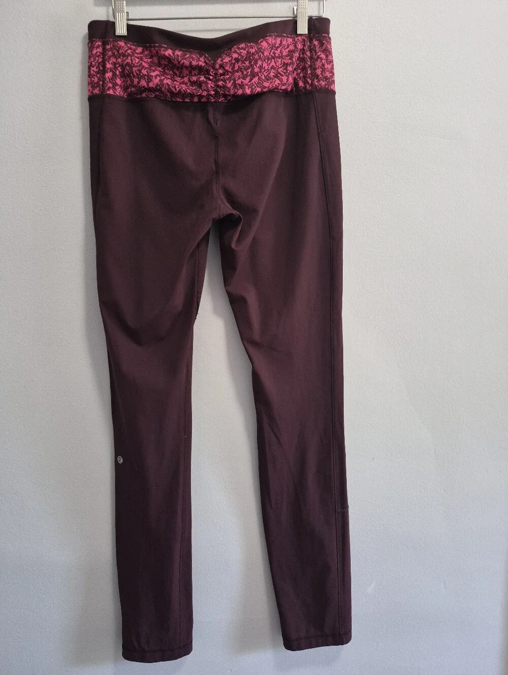 Lululemon Can't Stop Pant II Bordeaux Drama / Mountain Peaks Bon Bon Size 10